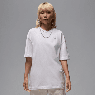 Jordan Flight Essentials Women's Oversized T-Shirt. Nike.com